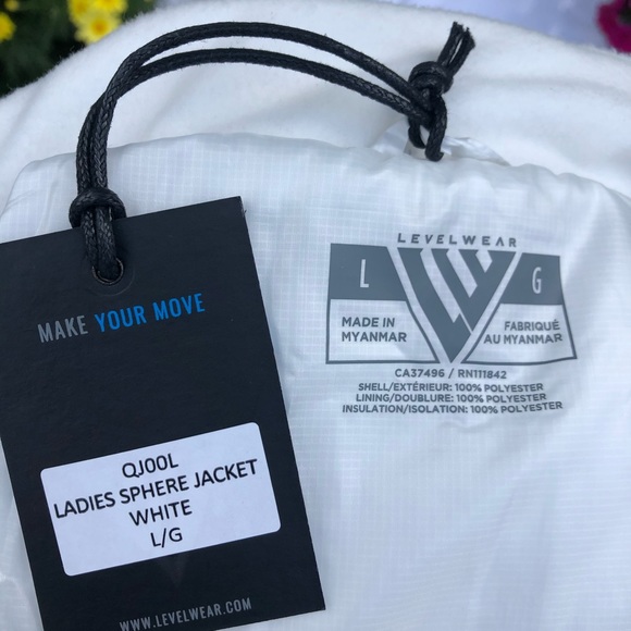 White puffer jacket - Picture 6 of 7